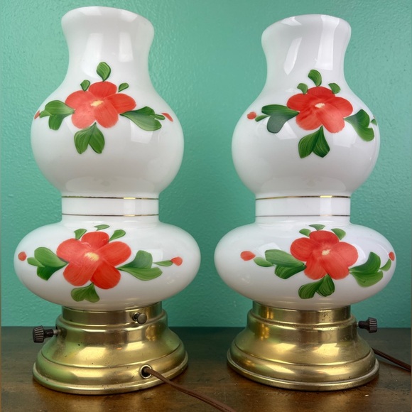 Vintage Pair 50s Milk Glass Hand Painted Table Boudoir Lamps 10 1/2" Electric - Picture 5 of 10